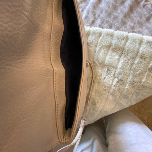 Mat and Nat vegan leather crossbody bag in beige - Picture 6 of 8